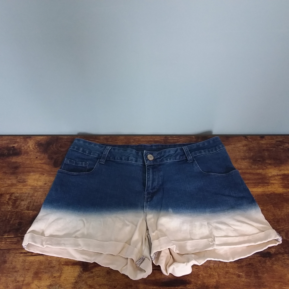 NWOT Esmara Ombre Jean Short Shorts